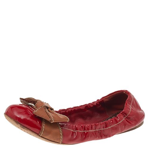 Prada Red/Brown Patent Leather Bow Scrunch Ballet Flats Size 38 - Prada - Modalova