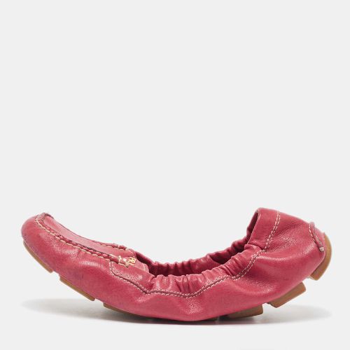 Prada Pink Leather Scrunch Slip On Loafers Size 36.5 - Prada - Modalova