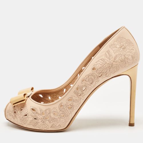 Salvatore Ferragamo Beige Leather Vara Bow Peep Toe Pumps Size 37.5 - Salvatore Ferragamo - Modalova