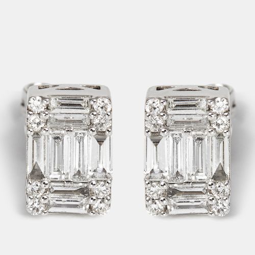 K White Gold Baguette and Round Cut Diamond 0.63 cts 18k White Gold Stud Earrings - The Diamond Edit - Modalova