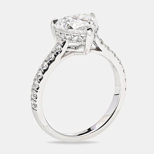 K Gold Heart Brilliant; Round Brilliant Lab Grown Diamonds Ring (Approx 2.50 cts) - The Diamond Edit - Modalova