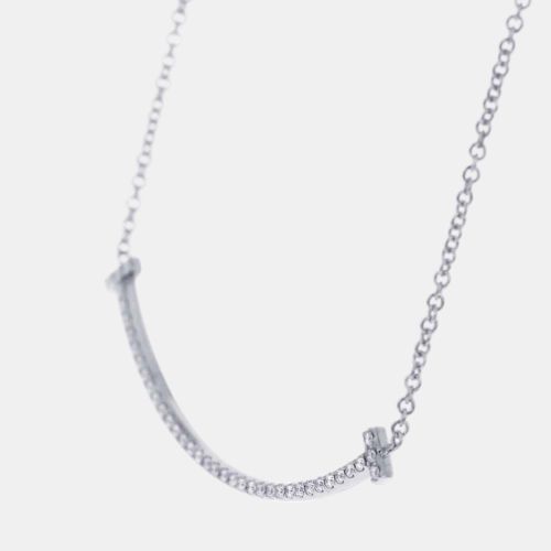 Tiffany & Co. 18K White Gold and Diamond Small T Smile Pendant Necklace - Tiffany & Co. - Modalova