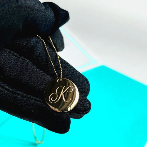 K Gold Round Pendant Necklace - Tiffany & Co. - Modalova