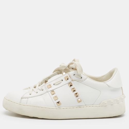 Rockstud Size 37.5 Leather Low Top Sneakers - Valentino - Modalova