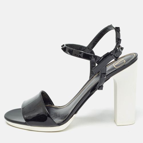 Valentino White /Black Patent Rockstud Ankle Strap Sandals Size 40 - Valentino - Modalova