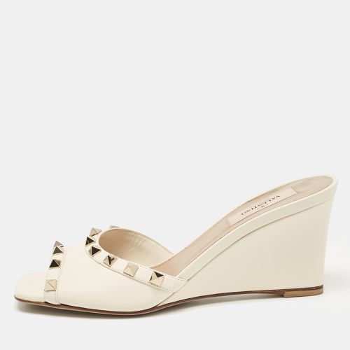 Valentino Cream Leather Rockstud Wedge Sandals Size 37 - Valentino - Modalova