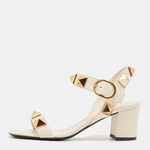 Valentino Cream Leather Roman Stud Ankle Strap Sandals Size 37 - Valentino - Modalova