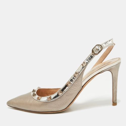 Valentino Metallic Beige Patent and Leather Rockstud Slingback Pumps Size 38 - Valentino - Modalova