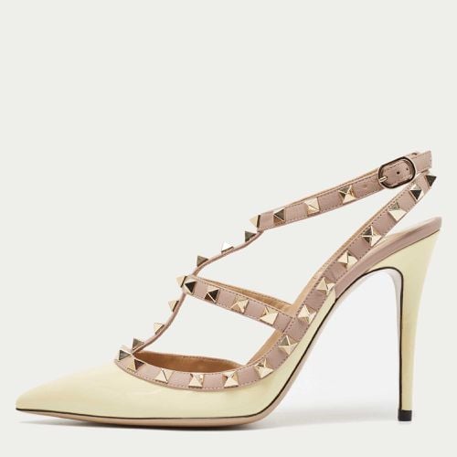 Valentino Cream Patent Leather Rockstud Ankle Strap Pumps Size 39.5 - Valentino - Modalova