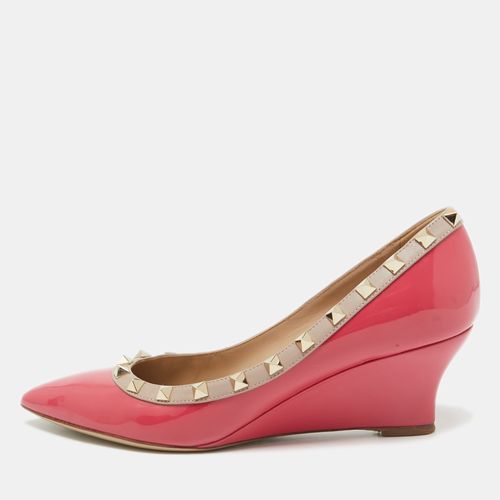 Valentino Red/Beige Patent and Leather Wedge Rockstud Pumps Size 38 - Valentino - Modalova