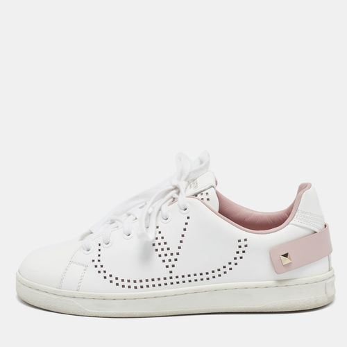 Valentino White Perforated Leather Backnet Rockstud Low Top Sneakers Size 36.5 - Valentino - Modalova