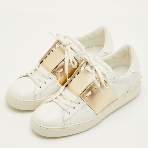 Rockstud Size 39.5 /Gold Leather Low Top Sneakers - Valentino - Modalova