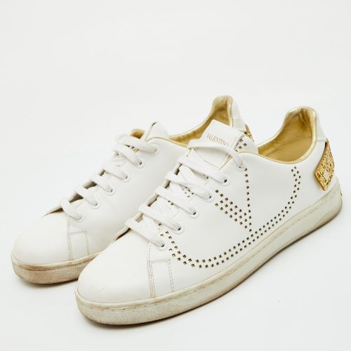 Backnet Size 38.5 /Gold Leather Perforated V Low Top Sneakers - Valentino - Modalova