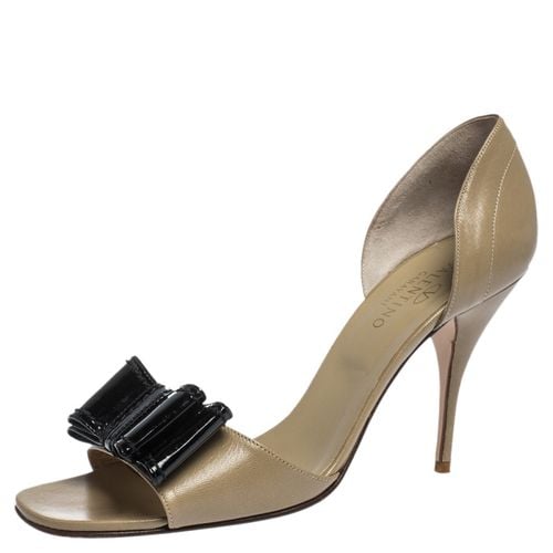 Valentino Beige Leather And Black Patent Bow Embellished D'orsay Open Toe Pumps Size 40 - Valentino - Modalova