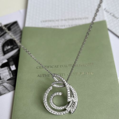 K Gold Contes d'Hiver Full Diamond Pendant Necklace - Van Cleef & Arpels - Modalova