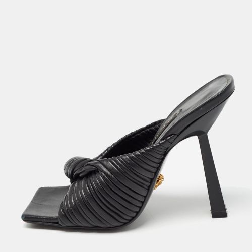 Versace Black Leather Plisse Slide Sandals Size 35 - Versace - Modalova