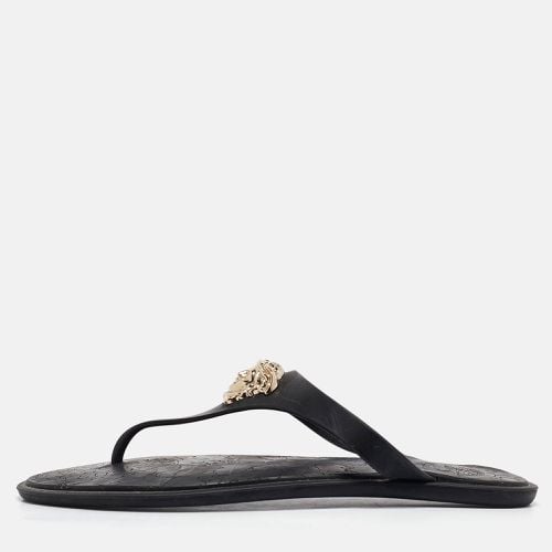 Versace Black Rubber Medusa Flat Slides Size 37 - Versace - Modalova