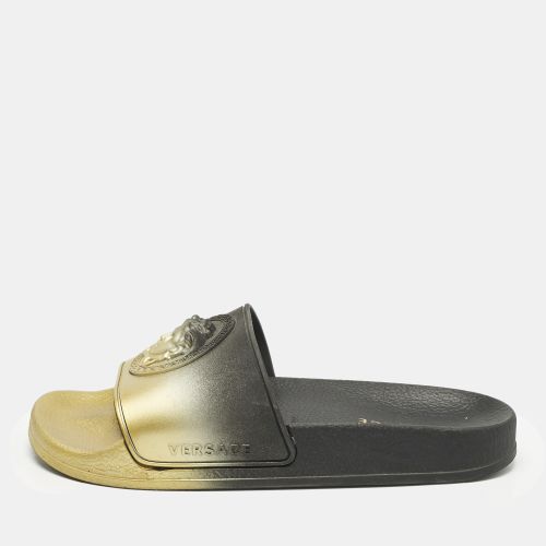 Versace Gold/Black Rubber Medusa Flat Pool Slide Sandals Size 37 - Versace - Modalova