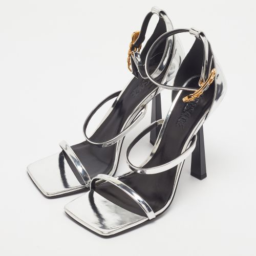 Safety Pin Size 41 Leather Ankle Strap Sandals - Versace - Modalova