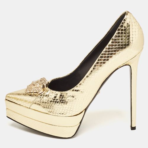 Versace Gold Embossed Python Medusa Double Platform Pumps Size 39.5 - Versace - Modalova