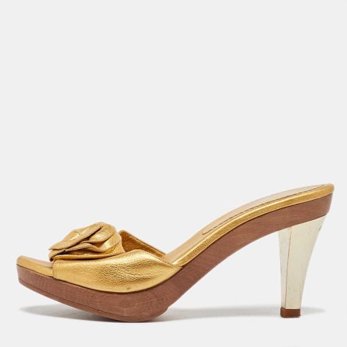 Yves Saint Laurent Metallic Gold Leather Najda Rosette Platform Sandals Size 36 - Yves Saint Laurent - Modalova