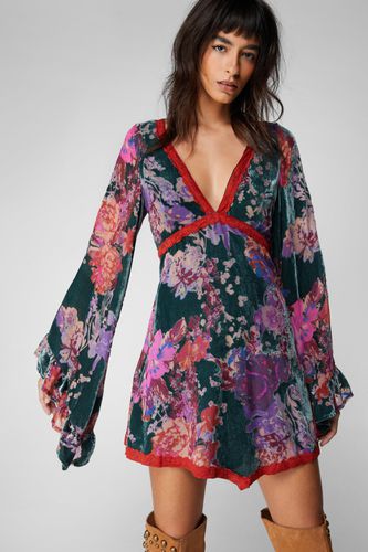 Womens Lace Trim Floral Devore Flare Sleeve Mini Dress - - 4 - Nasty Gal - Modalova