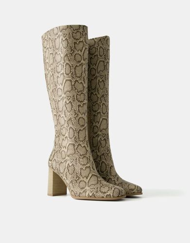 Botas Tacón Ancho Print Animal Mujer 41 - Bershka - Modalova