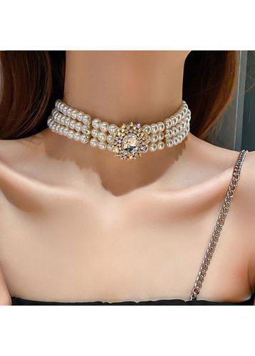 Gold Metal Pearl Design Rhinestone Detail Necklace - unsigned - Modalova