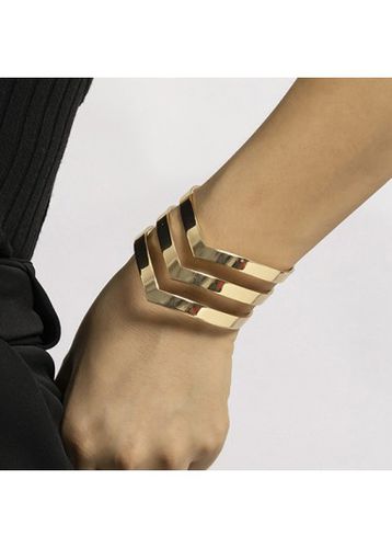 Gold Geometric Design Cut Out Bracelet - unsigned - Modalova