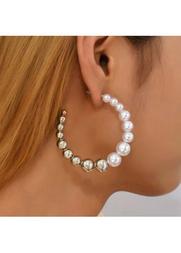 Silvery White Pearl Design Circular Earrings - unsigned - Modalova