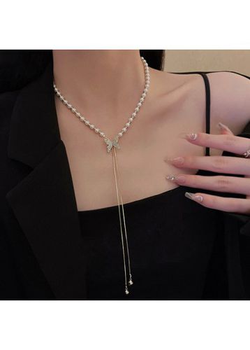 Pearl Design Gold Butterfly Copper Necklace - unsigned - Modalova