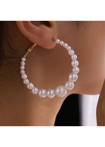 Vintage White Round Pearl Design Earrings - unsigned - Modalova