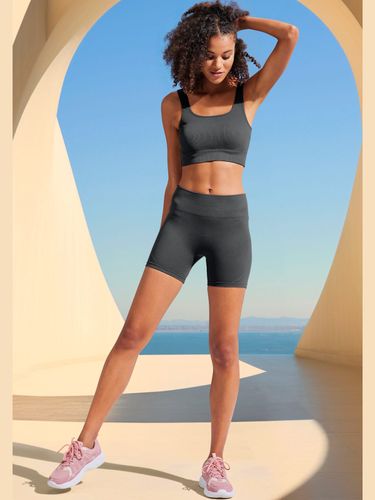 Short technique short sans coutures avec structure côtelée et effet moulant - LASCANA - Modalova