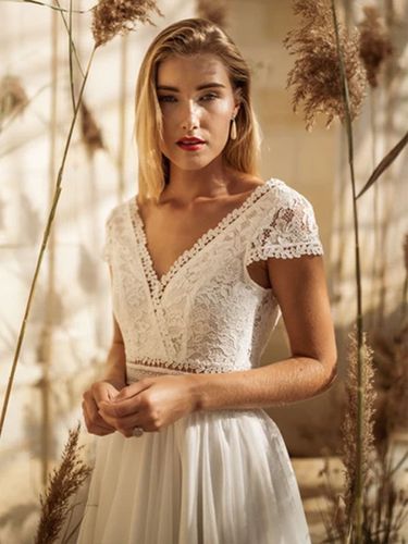 Robe de mariée courte col V manche courte boutonné sur dos - milanoo.com - Modalova