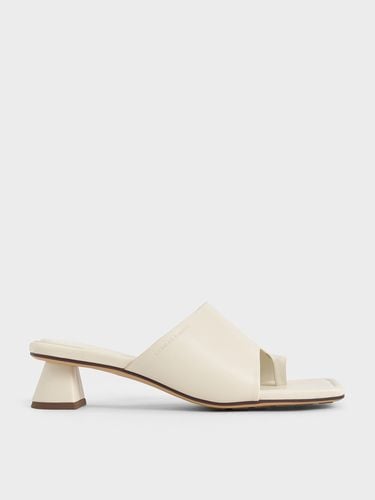 Charles & Keith - Asymmetric Square-Toe Toe-Ring Sandals - Charles & Keith - Modalova