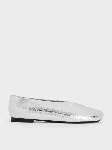 Charles & Keith - Metallic Crinkle-Effect Asymmetrical Square-Toe Ballet Flats - Charles & Keith - Modalova