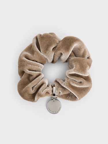 Charles & Keith - Velvet Scrunchie - Charles & Keith - Modalova