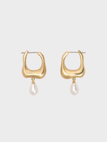 Charles & Keith - Corrine Teardrop Pearl Hoop Earrings - Charles & Keith - Modalova