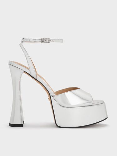 Charles & Keith - Michelle Plateau-Sandalen aus Leder in Metallic-Optik - Charles & Keith - Modalova