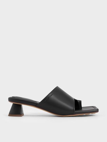 Charles & Keith - Asymmetric Square-Toe Toe-Ring Sandals - Charles & Keith - Modalova