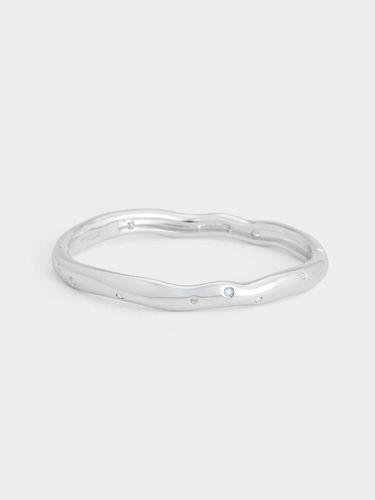 Charles & Keith - Ottilie Crystal Sculptural Bangle - Charles & Keith - Modalova