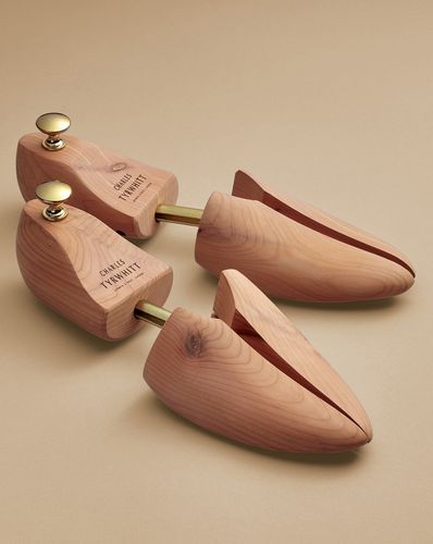 Men's Adjustable Cedar Shoe Tree, Small by - Charles Tyrwhitt - Modalova