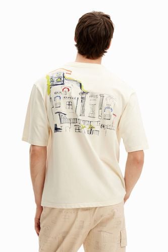 Camiseta de manga corta y cuello redondo con ilustración de casa mediterránea - Desigual - Modalova