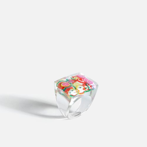 Fruti anillo transparente con detalles de frutas - MISAKO - Modalova