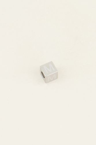 Würfelförmiger silberfarbener Initial-Charm | - My jewellery - Modalova
