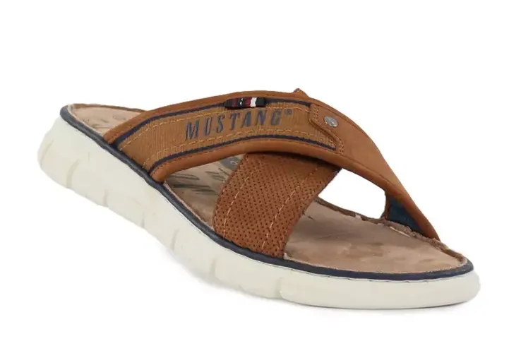 Mustang Flip-Flops 26M0071002 cognac - Mustang Shoes - Modalova