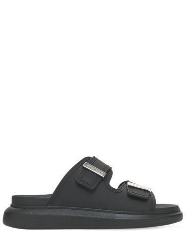 Mm Rubber Slide Sandals - ALEXANDER MCQUEEN - Modalova