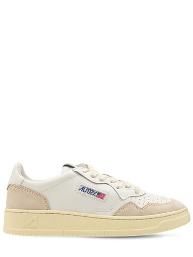 Medalist Low Sneakers - AUTRY - Modalova