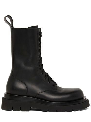 Mm Lug Leather Combat Boots - BOTTEGA VENETA - Modalova