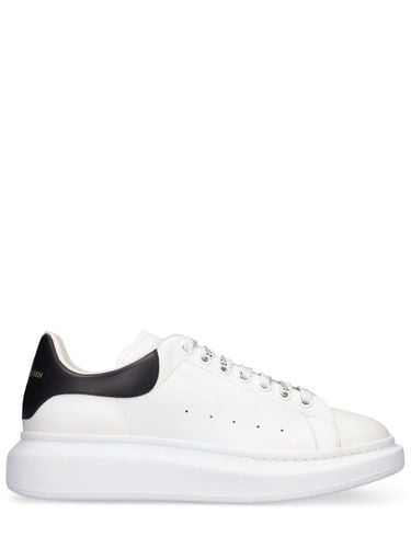 Mm Oversized Leather Sneakers - ALEXANDER MCQUEEN - Modalova